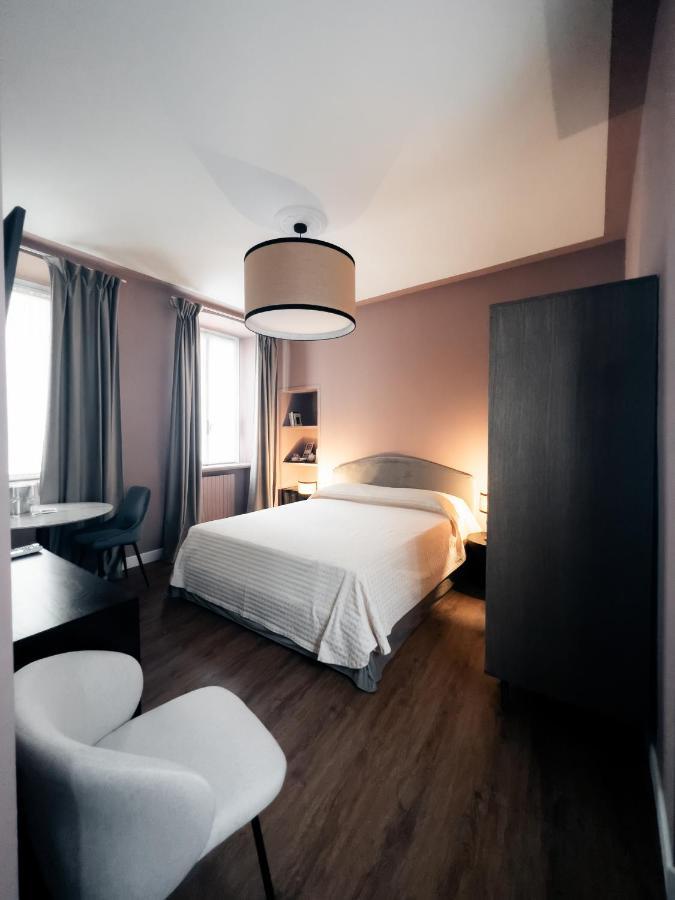 Caffe Delle Rose Les Chambres Verbania Zewnętrze zdjęcie