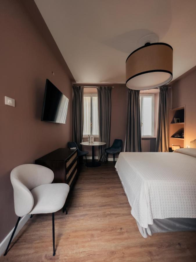 Caffe Delle Rose Les Chambres Verbania Zewnętrze zdjęcie